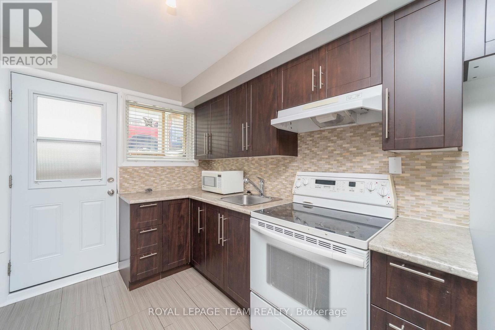 676 Borthwick Avenue, Ottawa, Ontario  K1K 2M2 - Photo 19 - X13779258