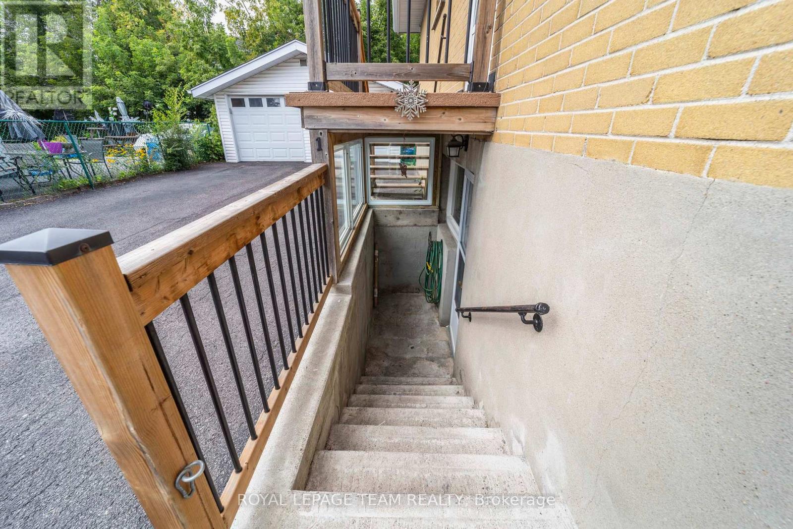 1 - 676 Borthwick Avenue, Ottawa, Ontario  K1K 2M2 - Photo 7 - X13779268