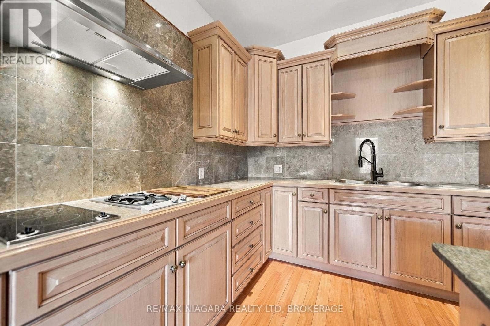 8 Trafalgar Street, St. Catharines, Ontario  L2R 3L7 - Photo 18 - X13779212