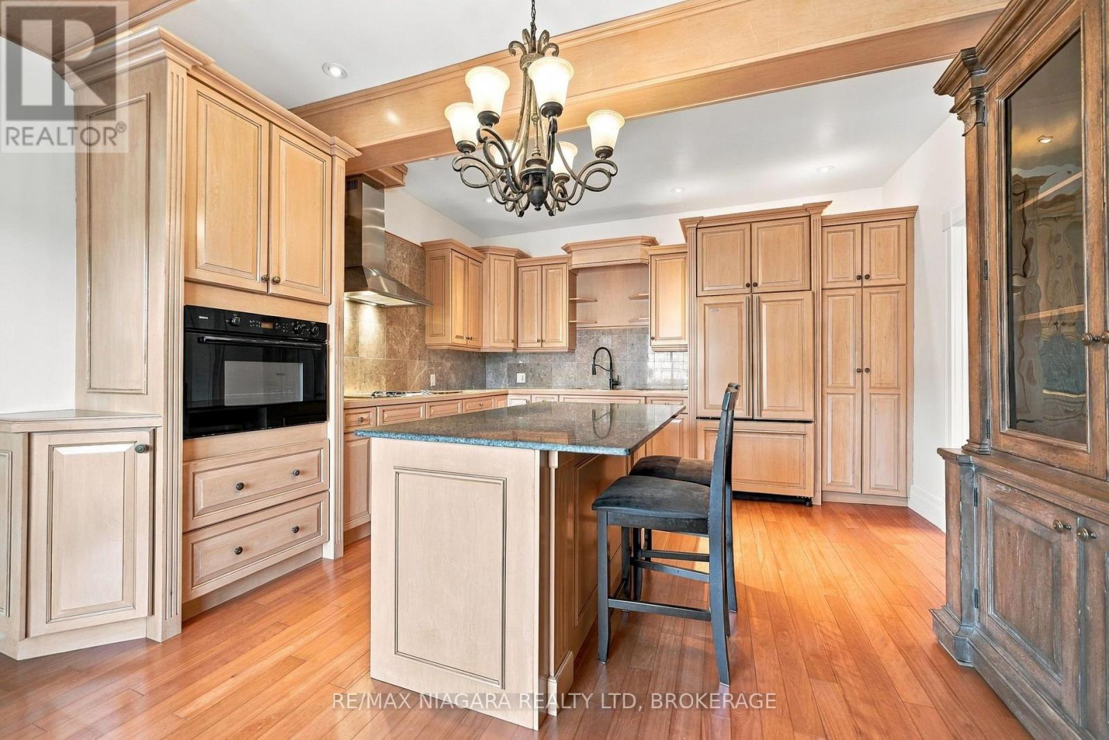 8 Trafalgar Street, St. Catharines, Ontario  L2R 3L7 - Photo 19 - X13779212