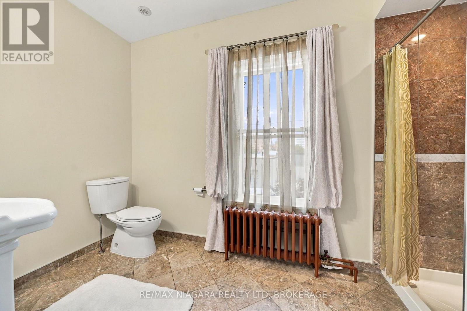 8 Trafalgar Street, St. Catharines, Ontario  L2R 3L7 - Photo 33 - X13779212