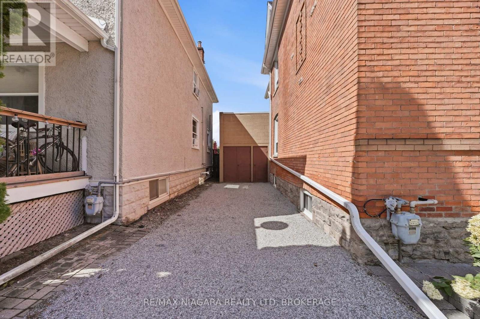 8 Trafalgar Street, St. Catharines, Ontario  L2R 3L7 - Photo 4 - X13779212