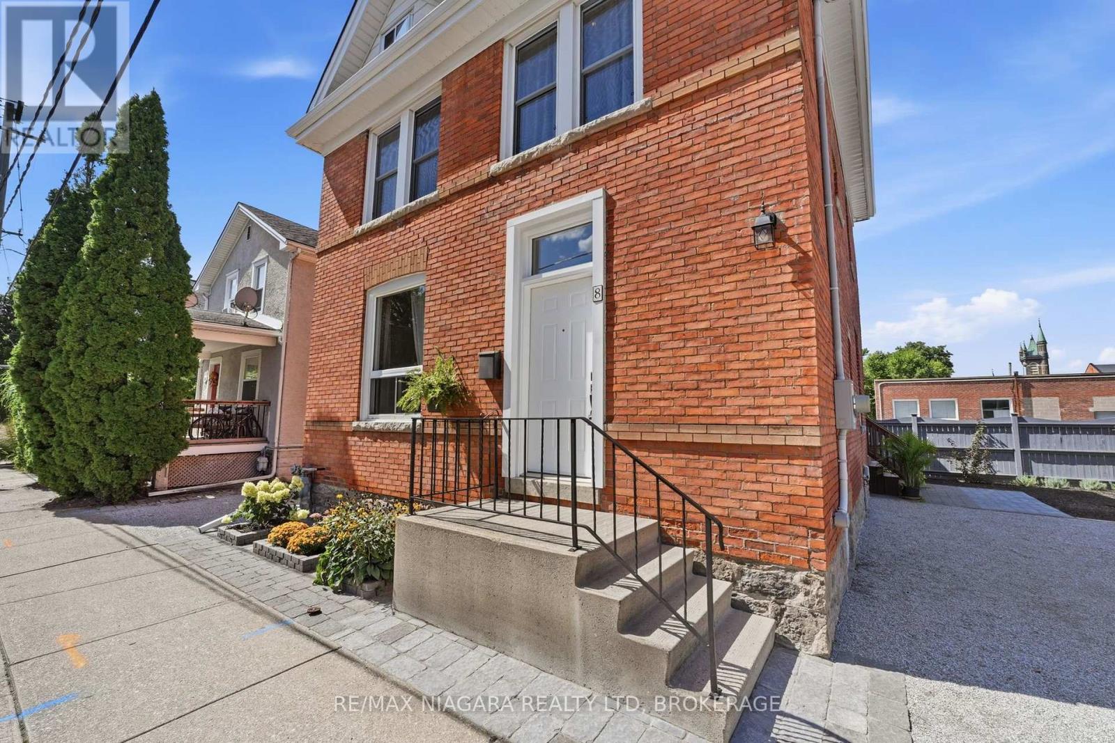 8 Trafalgar Street, St. Catharines, Ontario  L2R 3L7 - Photo 5 - X13779212