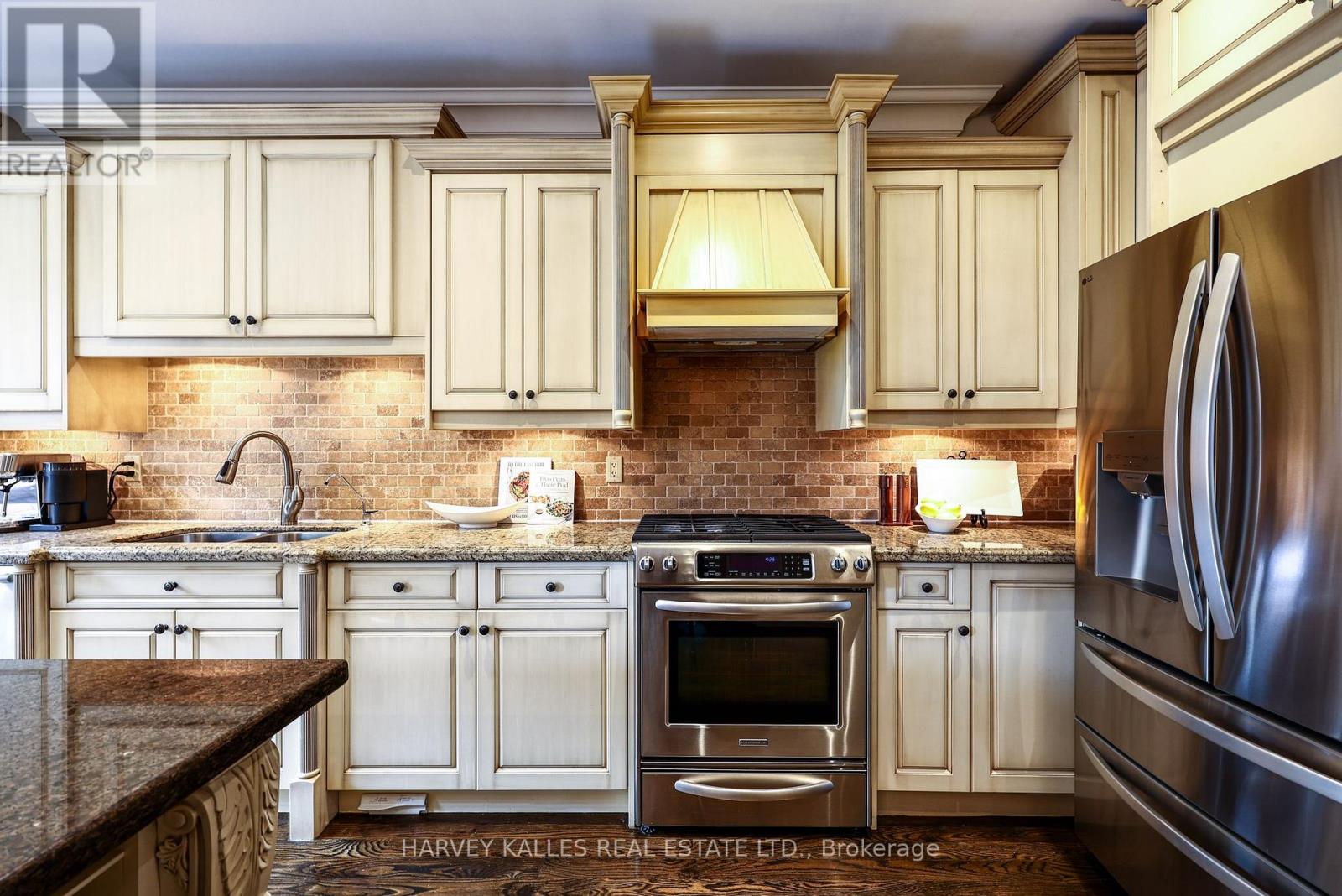 599 Woburn Avenue, Toronto, Ontario  M5M 1M2 - Photo 11 - C13779050