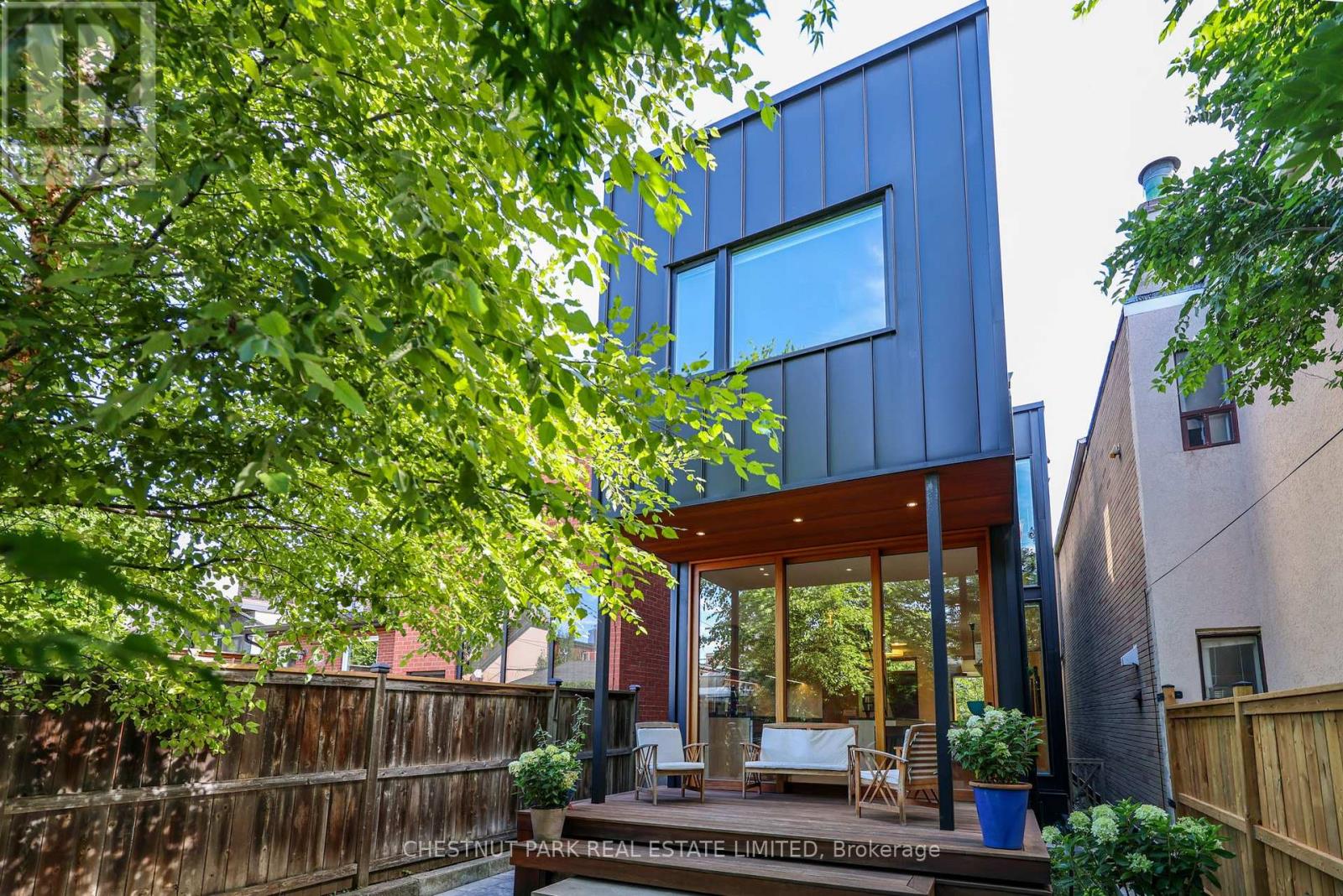 924 Manning Avenue, Toronto, Ontario  M6G 2X4 - Photo 36 - C13779174