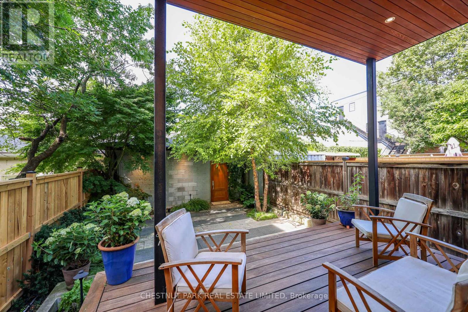 924 Manning Avenue, Toronto, Ontario  M6G 2X4 - Photo 38 - C13779174