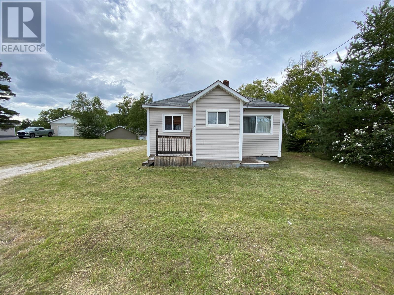 5 Hancocks Road, Deer Lake