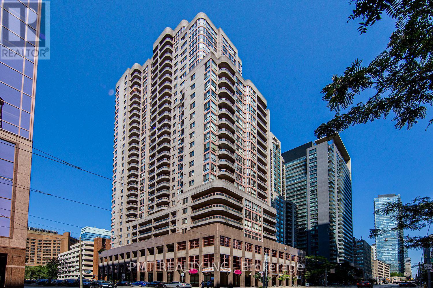 1612 - 736 BAY STREET, Toronto, Ontario
