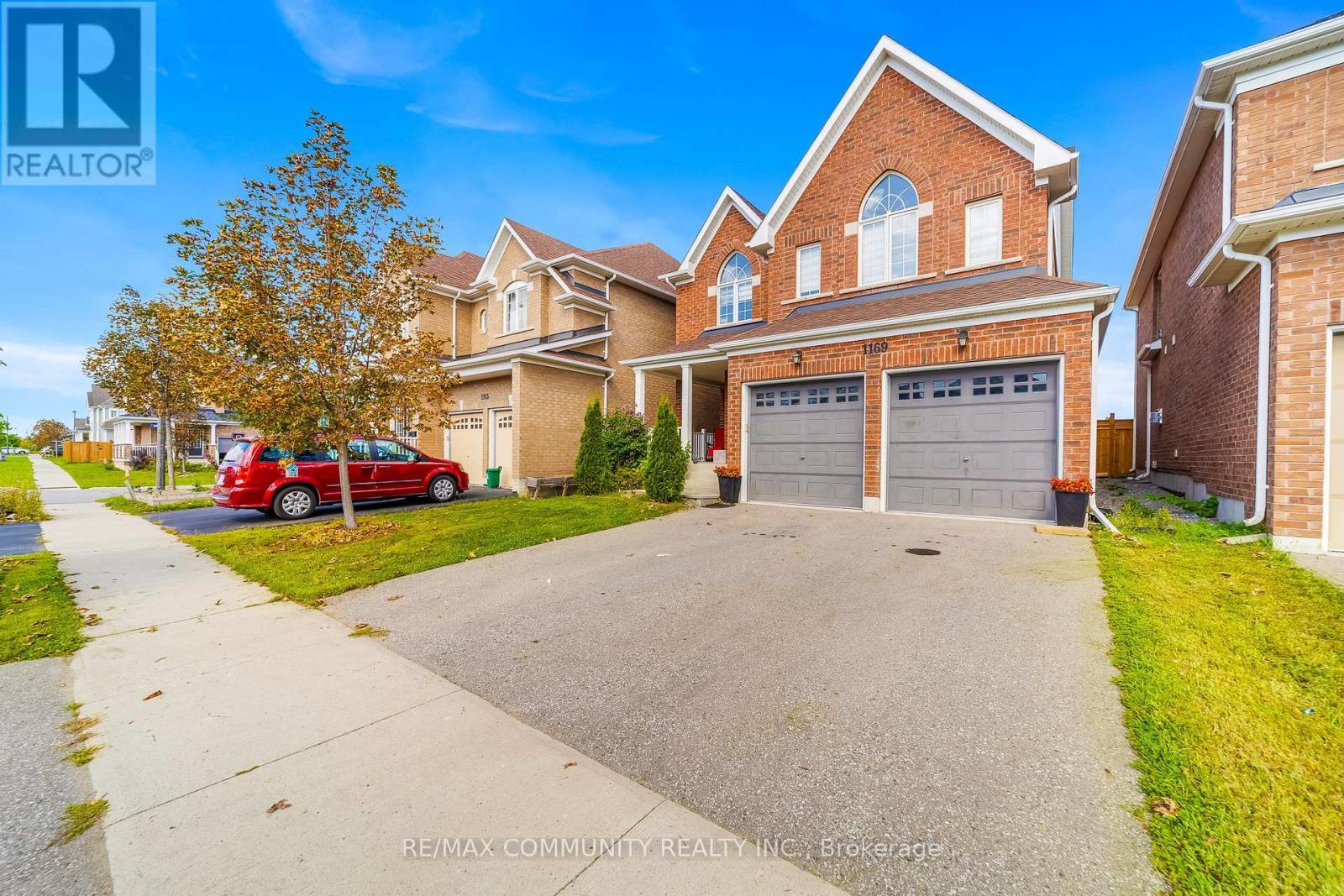 1169 Greenhill Avenue, Oshawa, Ontario  L1K 0X8 - Photo 2 - E13779024