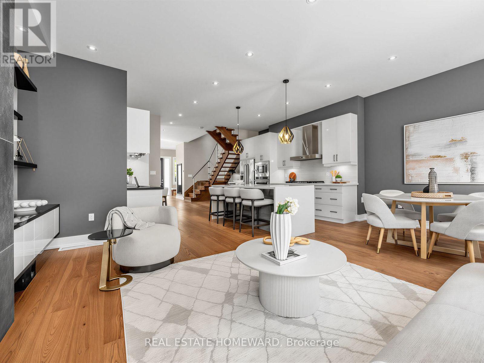 293 Rhodes Avenue, Toronto, Ontario  M4L 3A4 - Photo 25 - E13779062