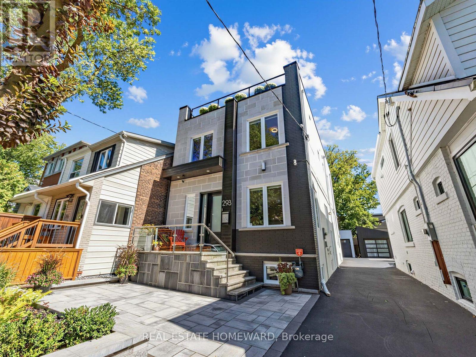 293 Rhodes Avenue, Toronto, Ontario  M4L 3A4 - Photo 3 - E13779062
