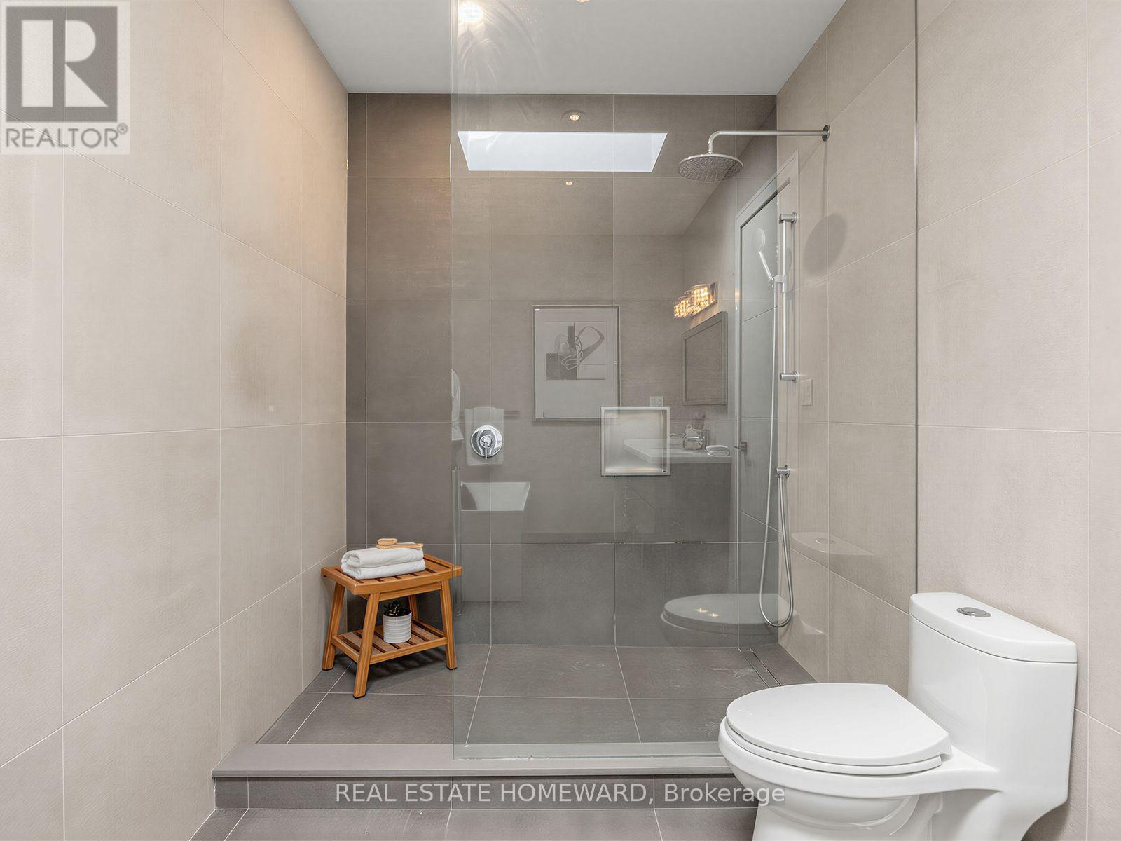 293 Rhodes Avenue, Toronto, Ontario  M4L 3A4 - Photo 32 - E13779062