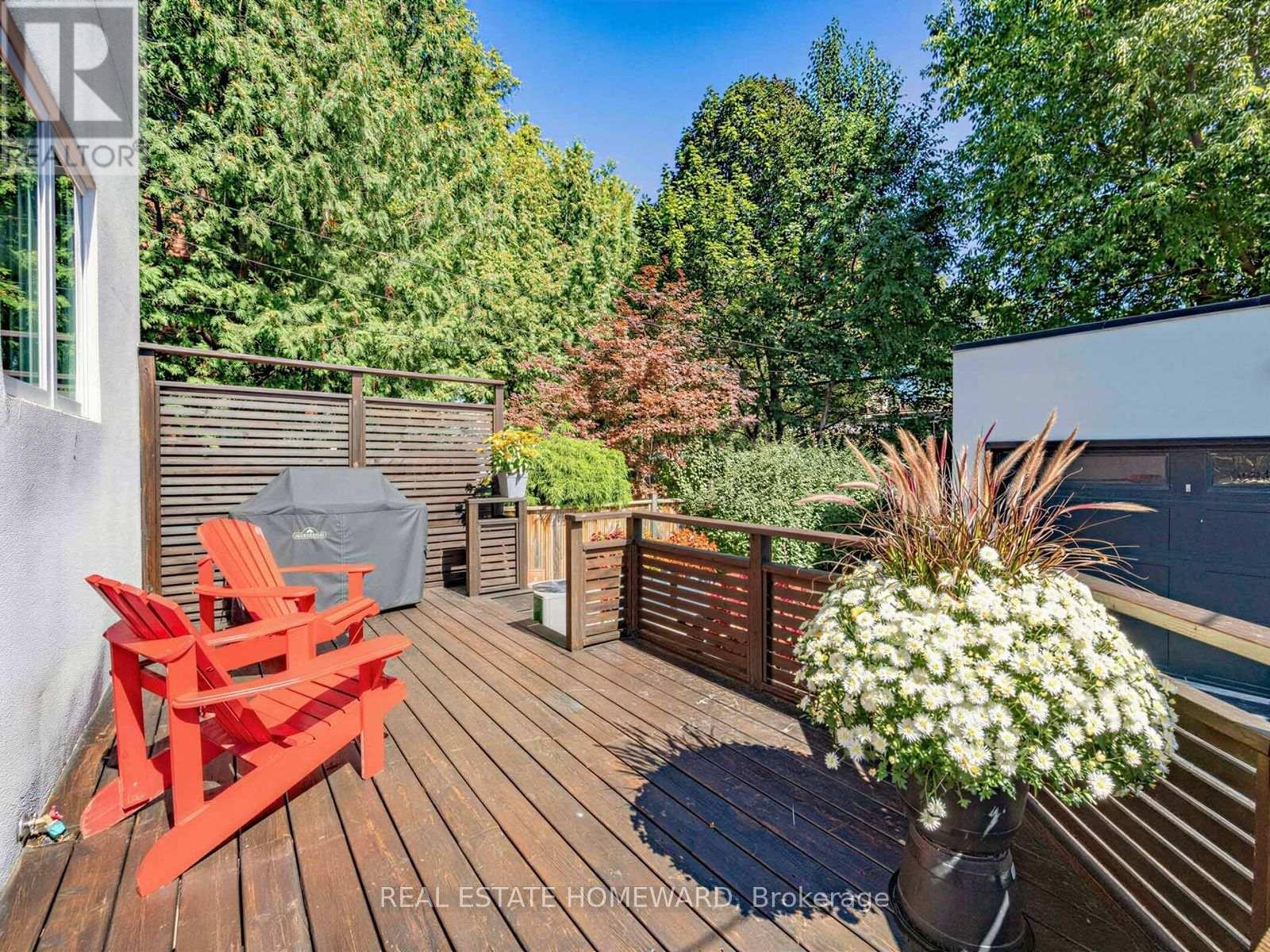 293 Rhodes Avenue, Toronto, Ontario  M4L 3A4 - Photo 47 - E13779062