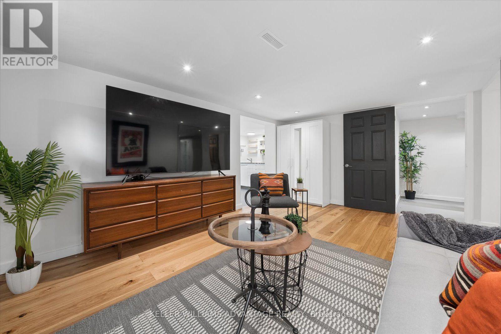 124 Glenwood Crescent, Toronto, Ontario  M4B 1K2 - Photo 20 - E13779110