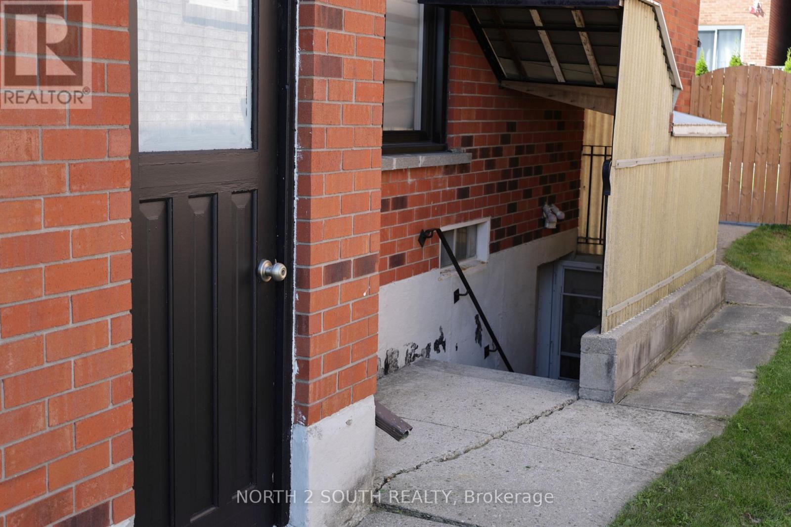 319 Glen Shields Avenue, Vaughan, Ontario  L4K 1T4 - Photo 4 - N13778984