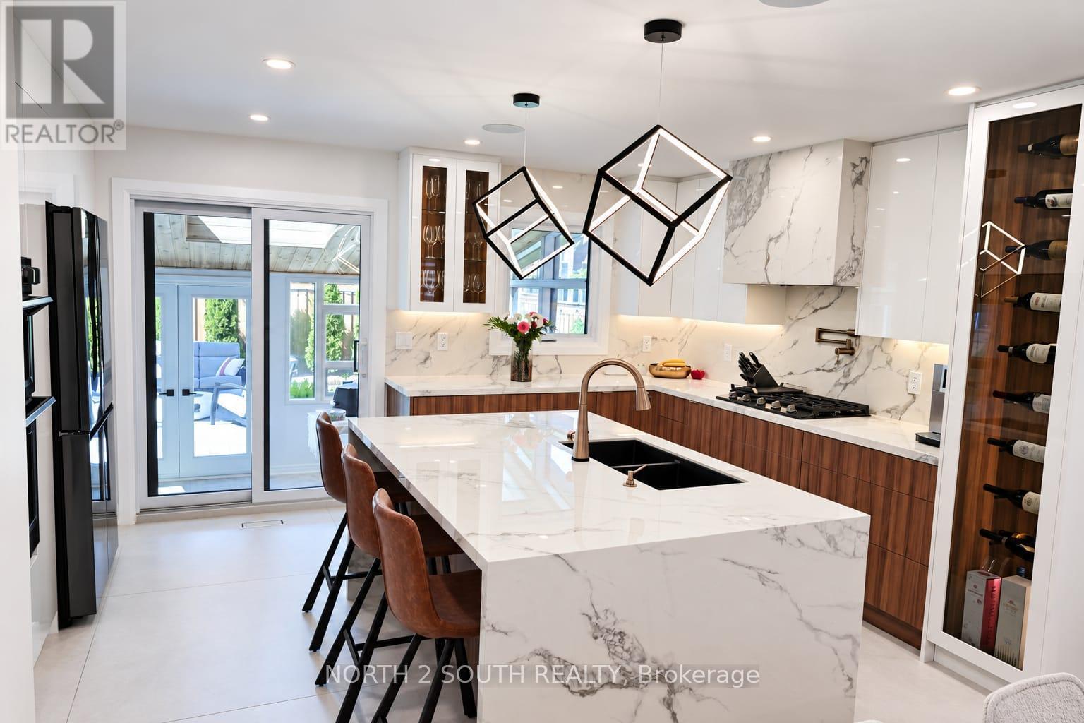 319 Glen Shields Avenue, Vaughan, Ontario  L4K 1T4 - Photo 9 - N13778984