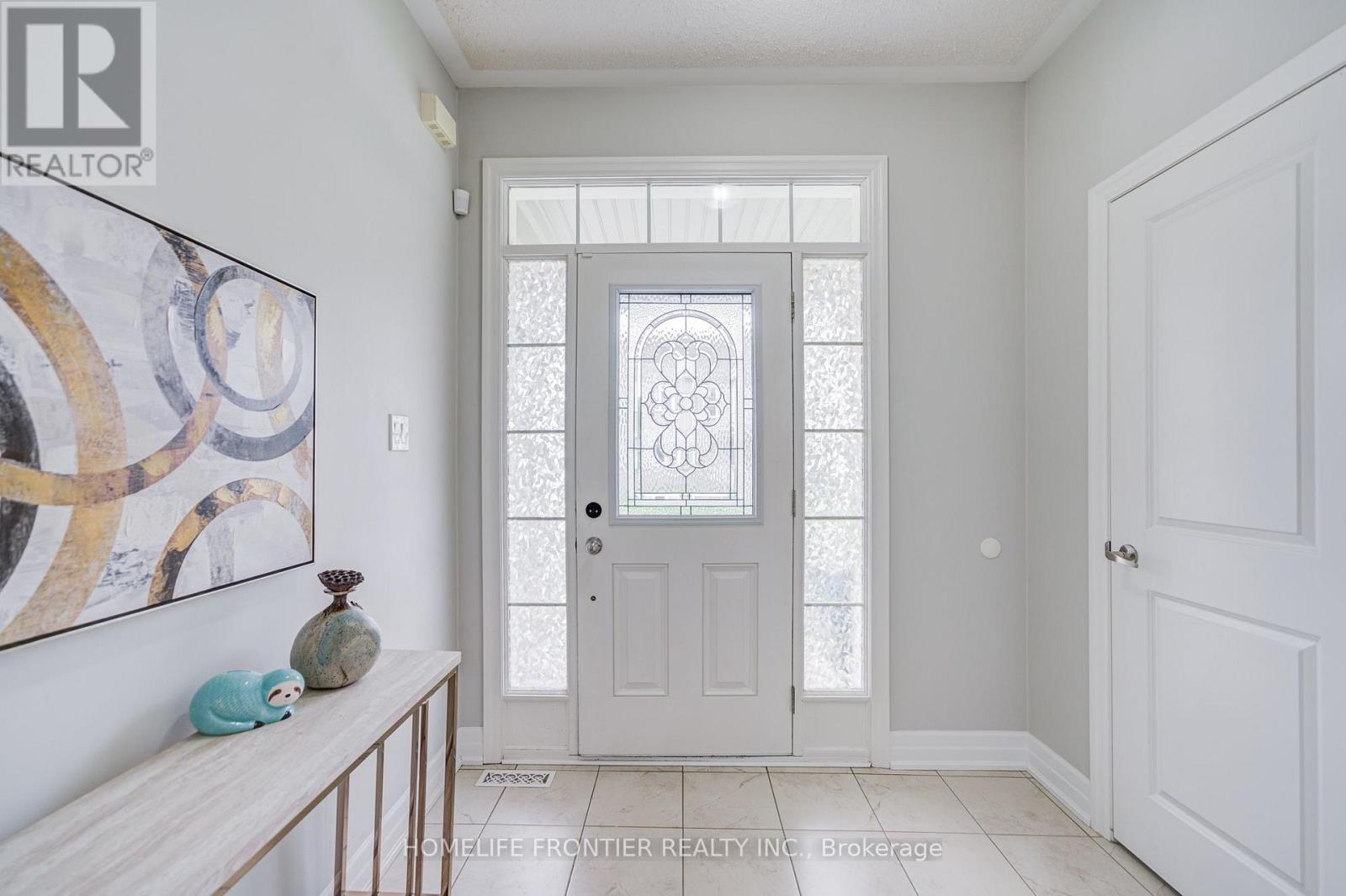 48 Robert Wilson Crescent, Georgina, Ontario  L4P 0G9 - Photo 11 - N13778998