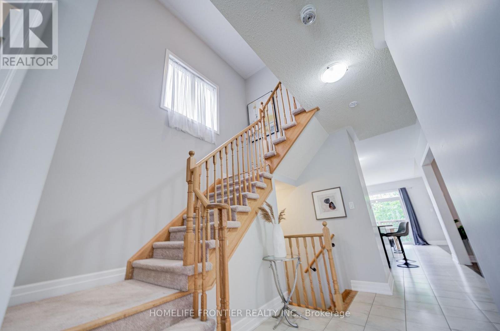 48 Robert Wilson Crescent, Georgina, Ontario  L4P 0G9 - Photo 12 - N13778998