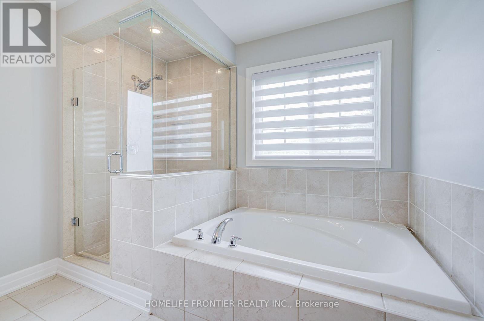 48 Robert Wilson Crescent, Georgina, Ontario  L4P 0G9 - Photo 16 - N13778998