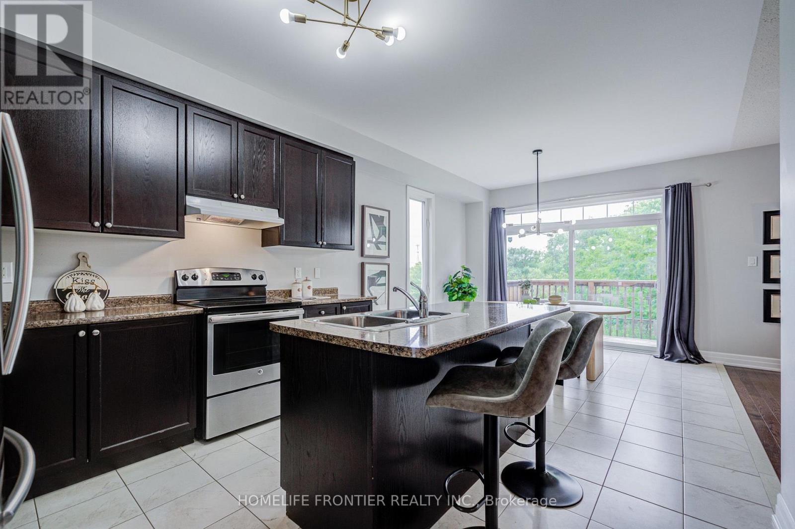 48 Robert Wilson Crescent, Georgina, Ontario  L4P 0G9 - Photo 6 - N13778998