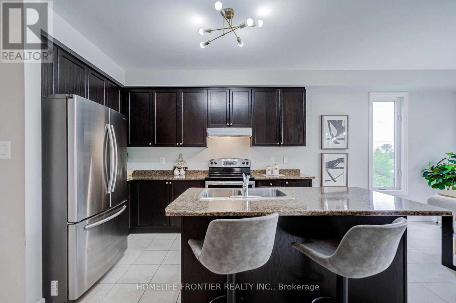 48 Robert Wilson Crescent, Georgina, Ontario  L4P 0G9 - Photo 7 - N13778998