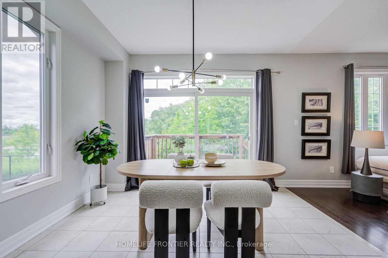 48 Robert Wilson Crescent, Georgina, Ontario  L4P 0G9 - Photo 8 - N13778998