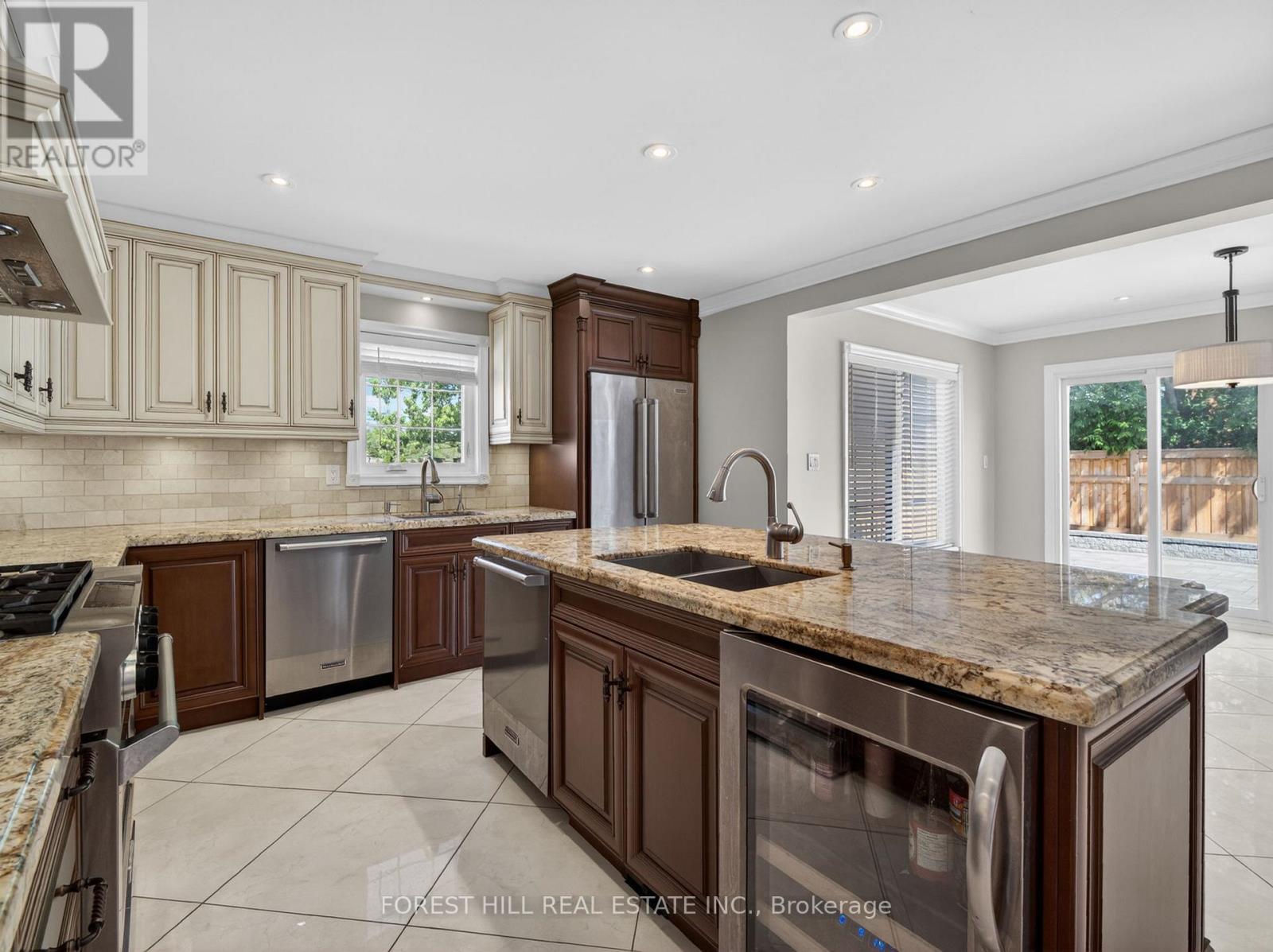 26 Cowles Court, Richmond Hill (Mill Pond), Ontario  L4C 9A5 - Photo 7 - N13779044