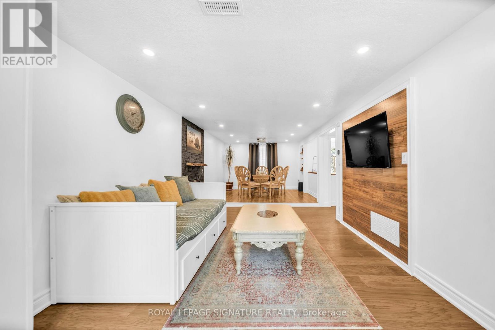 2020 Kate Avenue, Innisfil, Ontario  L9S 1Y2 - Photo 4 - N13779088