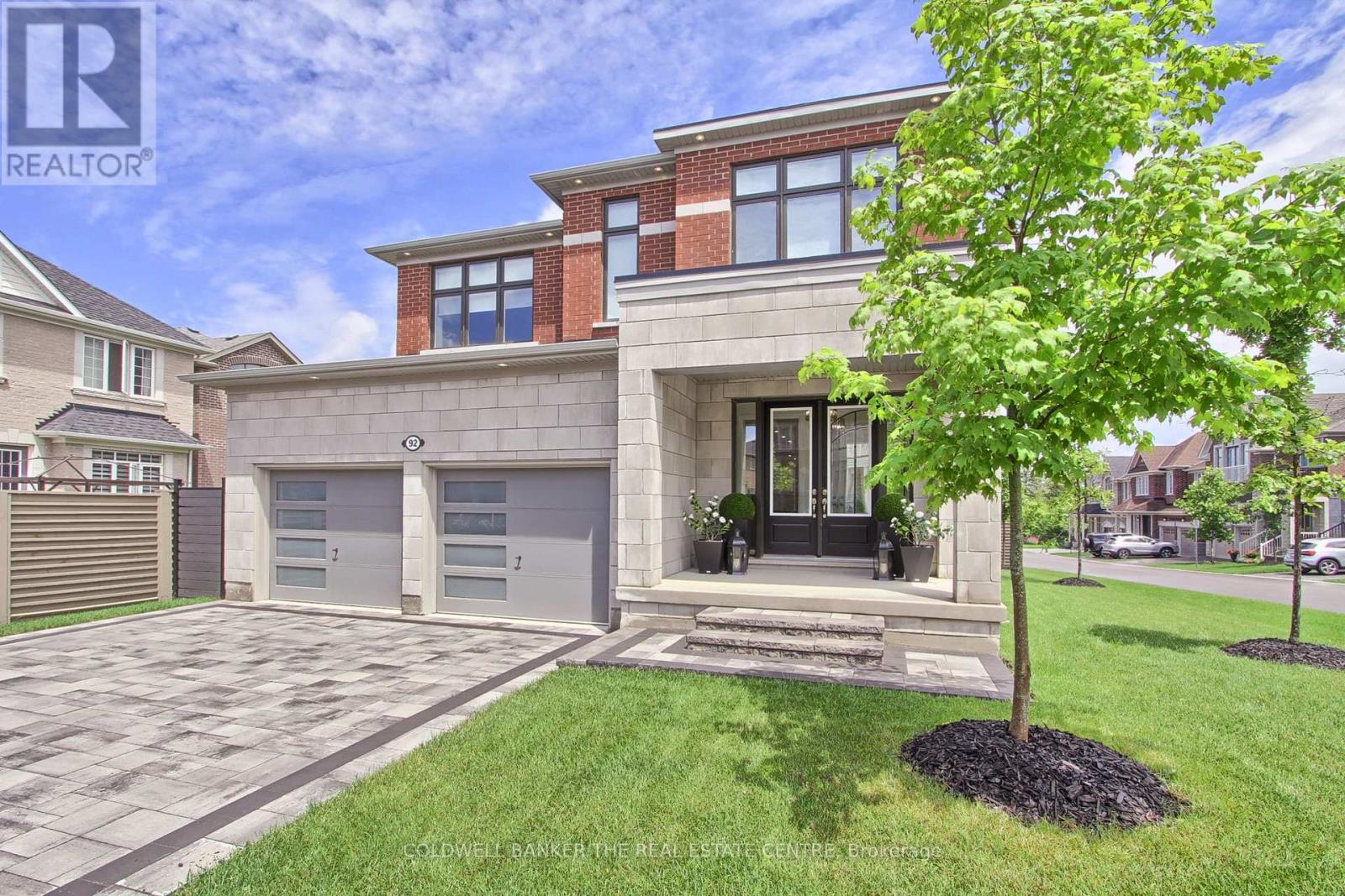 92 Maple Fields Circle, Aurora, Ontario  L4G 0P5 - Photo 4 - N13779122