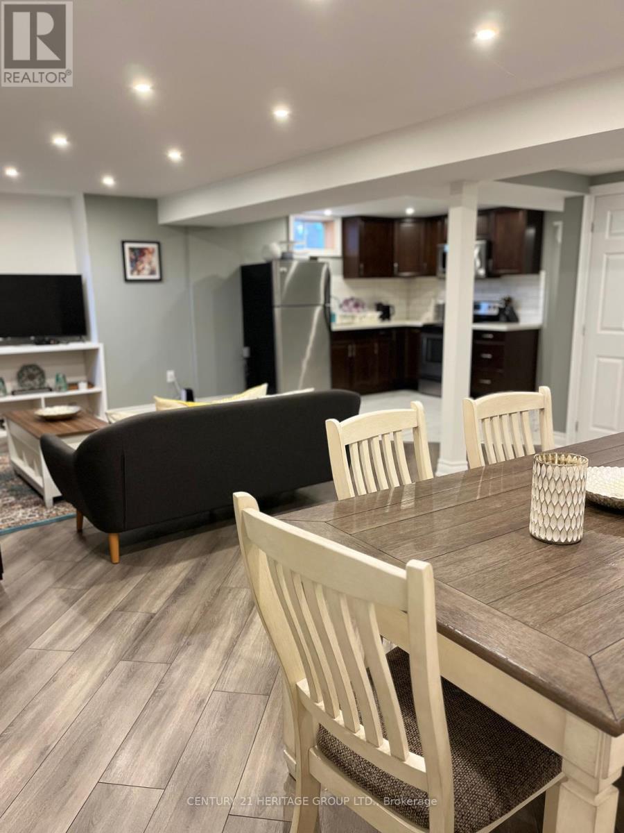 7 Creekview Avenue, Richmond Hill (Mill Pond), Ontario  L4C 9X1 - Photo 3 - N13779190
