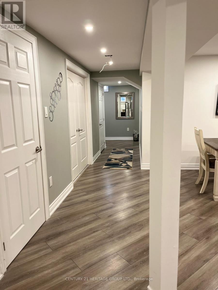 7 Creekview Avenue, Richmond Hill (Mill Pond), Ontario  L4C 9X1 - Photo 4 - N13779190