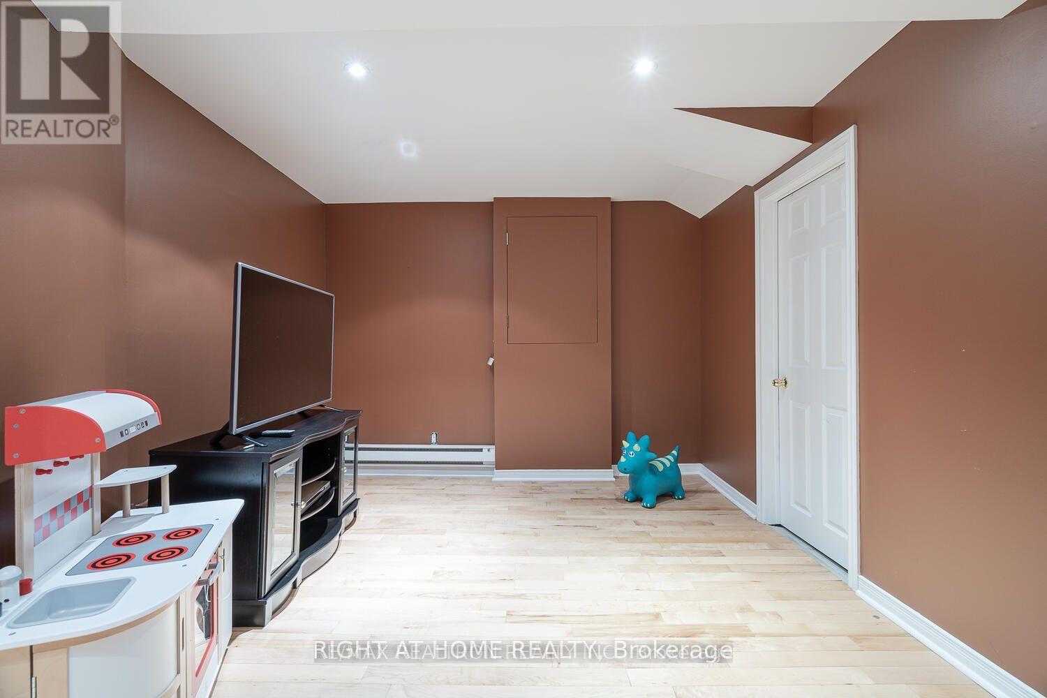 1 Ridgeway Court, Vaughan, Ontario  L6A 2R6 - Photo 18 - N13779200