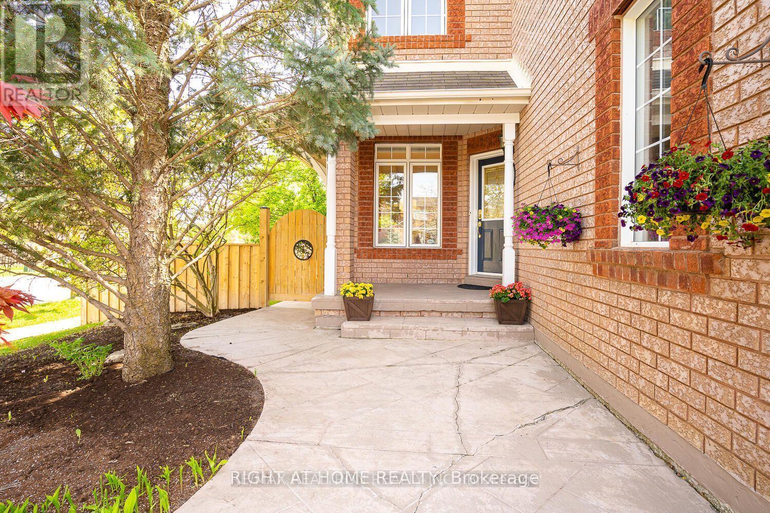 1 Ridgeway Court, Vaughan, Ontario  L6A 2R6 - Photo 2 - N13779200
