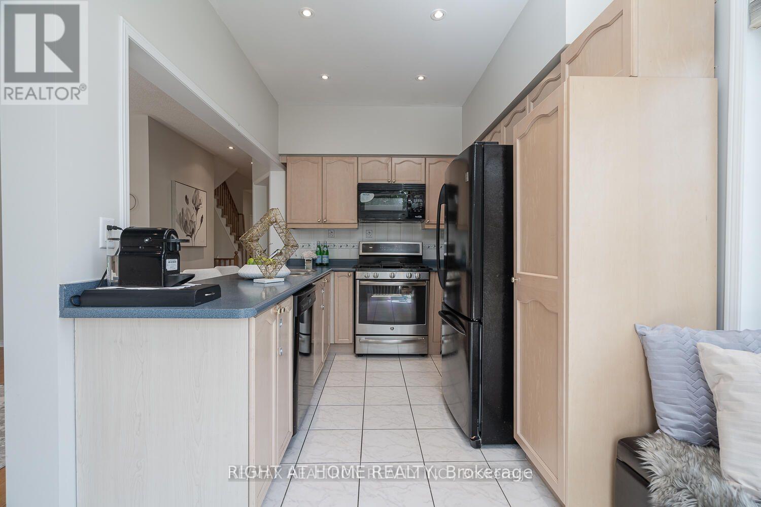 1 Ridgeway Court, Vaughan, Ontario  L6A 2R6 - Photo 35 - N13779200