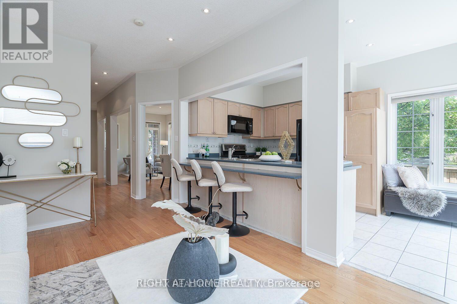 1 Ridgeway Court, Vaughan, Ontario  L6A 2R6 - Photo 7 - N13779200