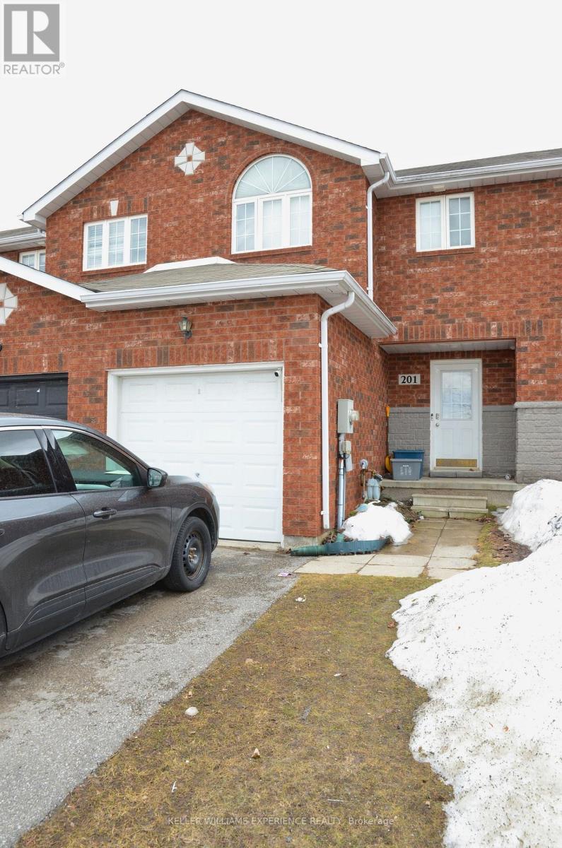 201 Stanley Street, Barrie, Ontario  L4M 6X9 - Photo 3 - S13779014