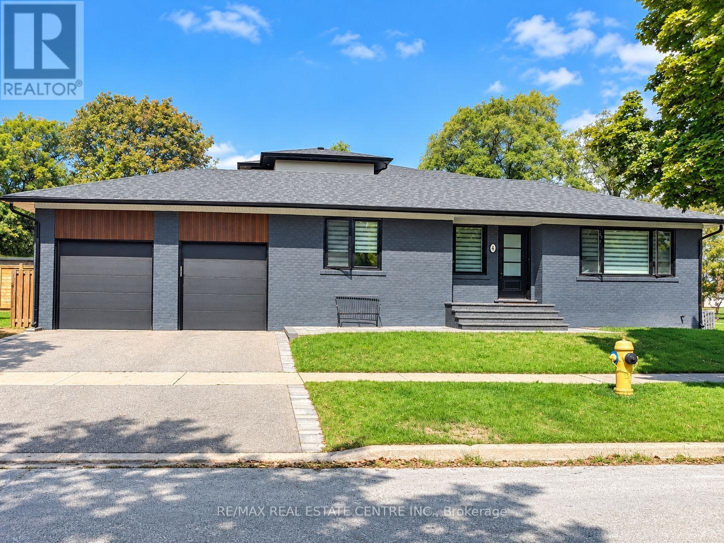 4 ROCKFIELD DRIVE, Toronto, Ontario