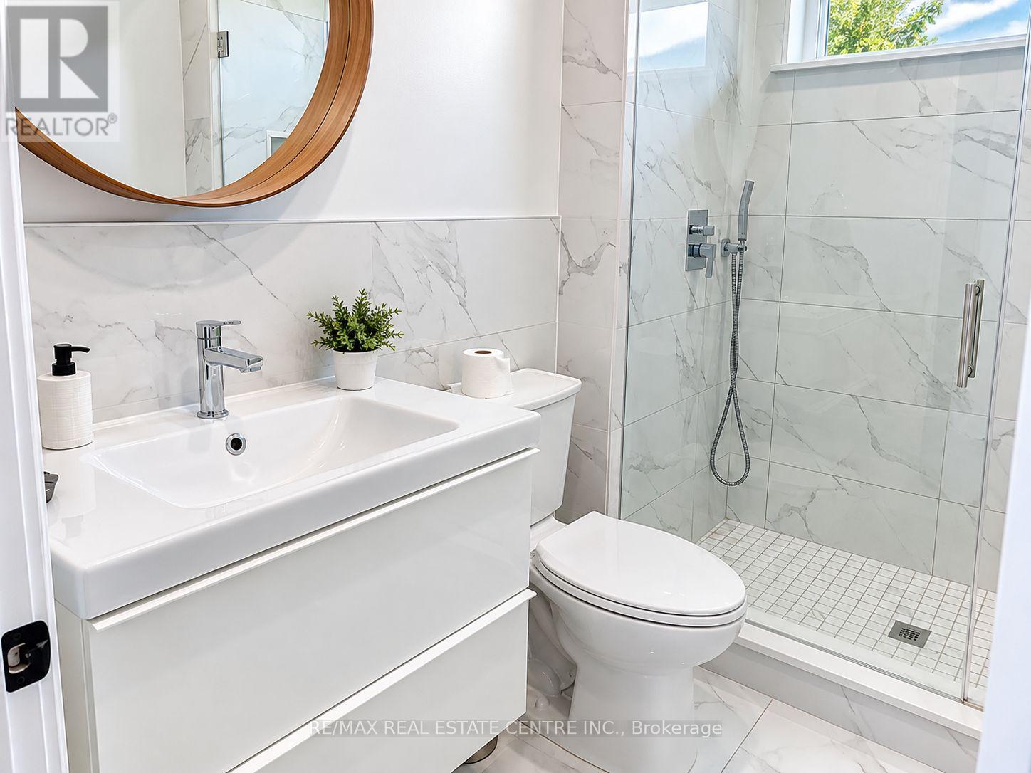 4 Rockfield Drive, Toronto, Ontario  M9B 1S1 - Photo 12 - W13757806