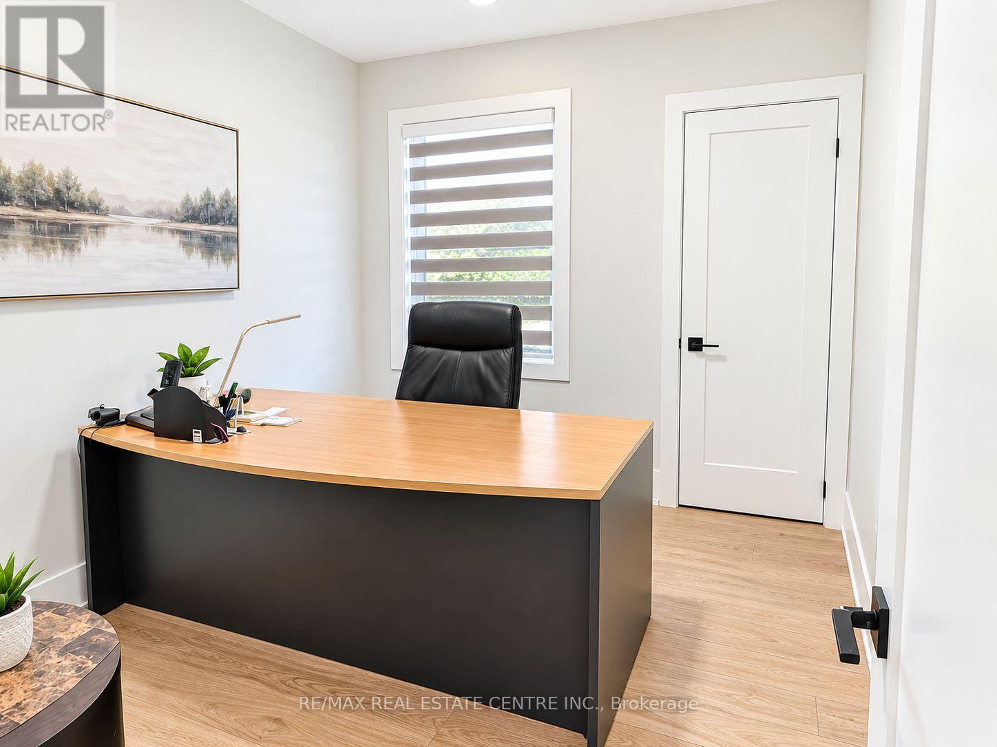 4 Rockfield Drive, Toronto, Ontario  M9B 1S1 - Photo 13 - W13757806