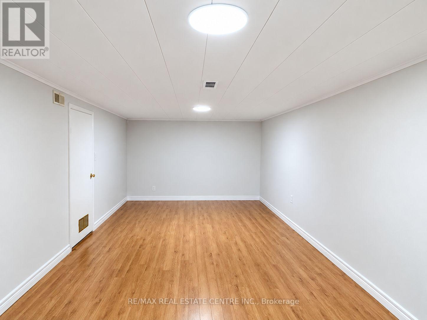 4 Rockfield Drive, Toronto, Ontario  M9B 1S1 - Photo 16 - W13757806