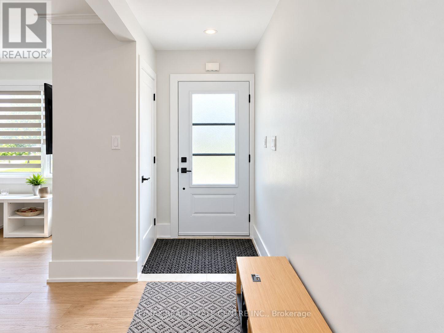 4 Rockfield Drive, Toronto, Ontario  M9B 1S1 - Photo 3 - W13757806