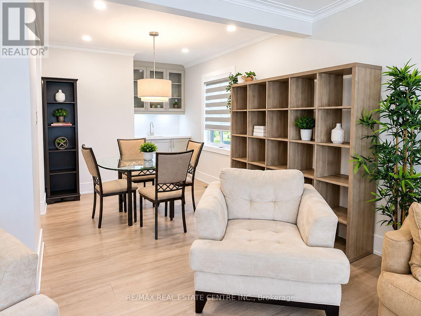 4 Rockfield Drive, Toronto, Ontario  M9B 1S1 - Photo 5 - W13757806