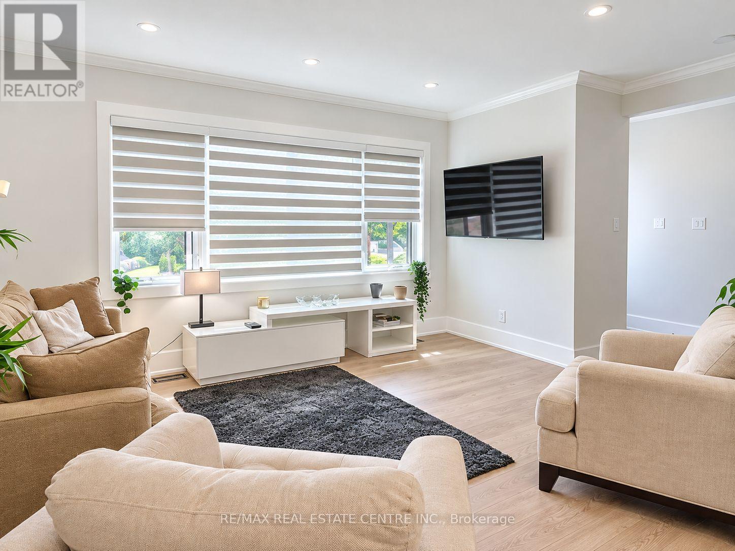 4 Rockfield Drive, Toronto, Ontario  M9B 1S1 - Photo 6 - W13757806