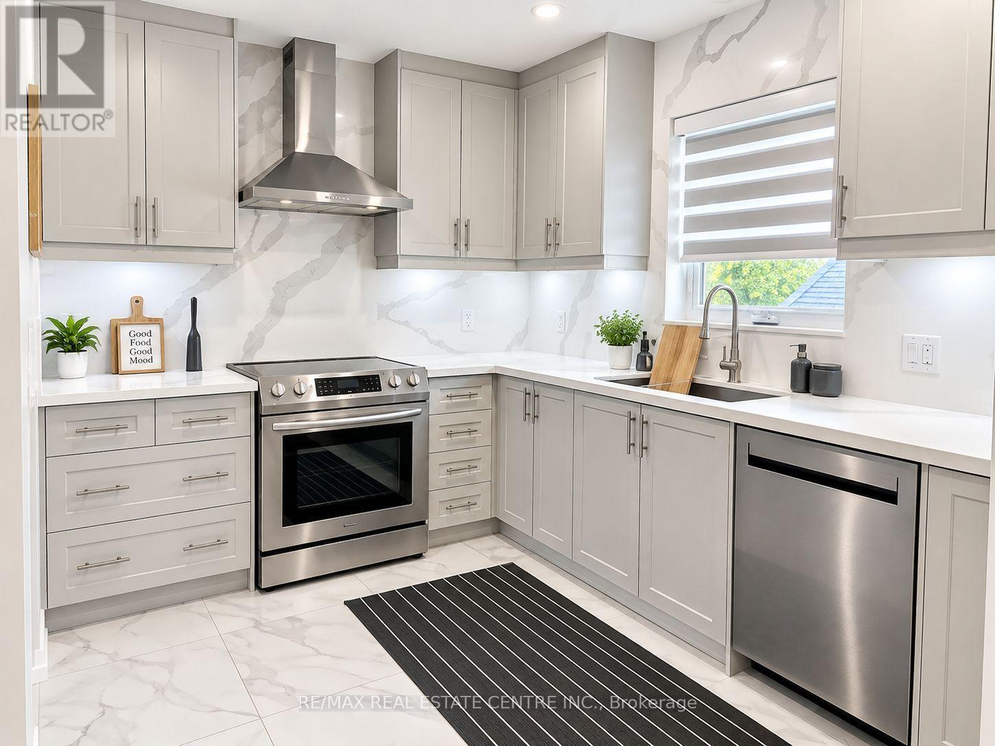 4 Rockfield Drive, Toronto, Ontario  M9B 1S1 - Photo 7 - W13757806