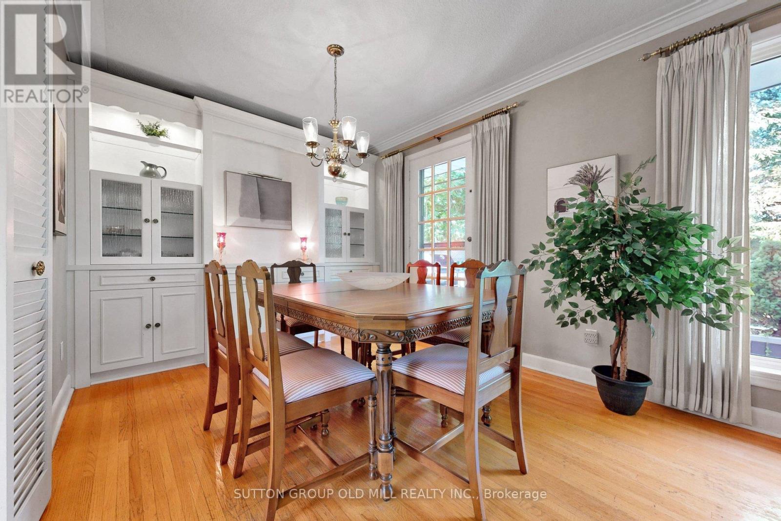 4 Ravenscrest Drive, Toronto, Ontario  M9B 5M7 - Photo 12 - W13779054