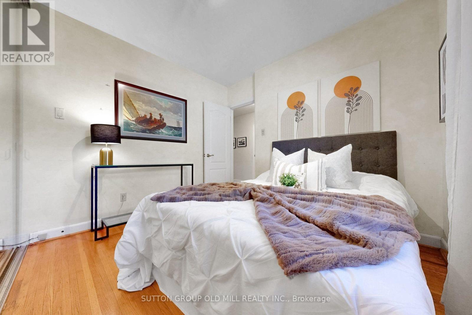 4 Ravenscrest Drive, Toronto, Ontario  M9B 5M7 - Photo 22 - W13779054