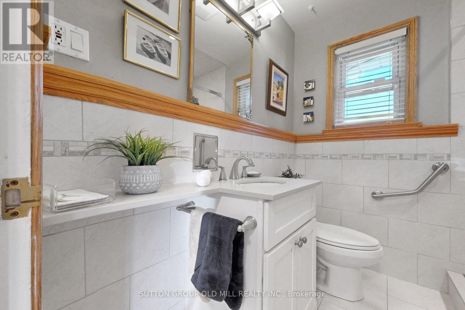 4 Ravenscrest Drive, Toronto, Ontario  M9B 5M7 - Photo 23 - W13779054