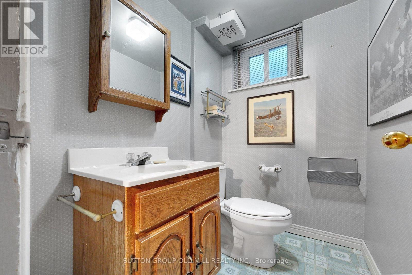 4 Ravenscrest Drive, Toronto, Ontario  M9B 5M7 - Photo 31 - W13779054