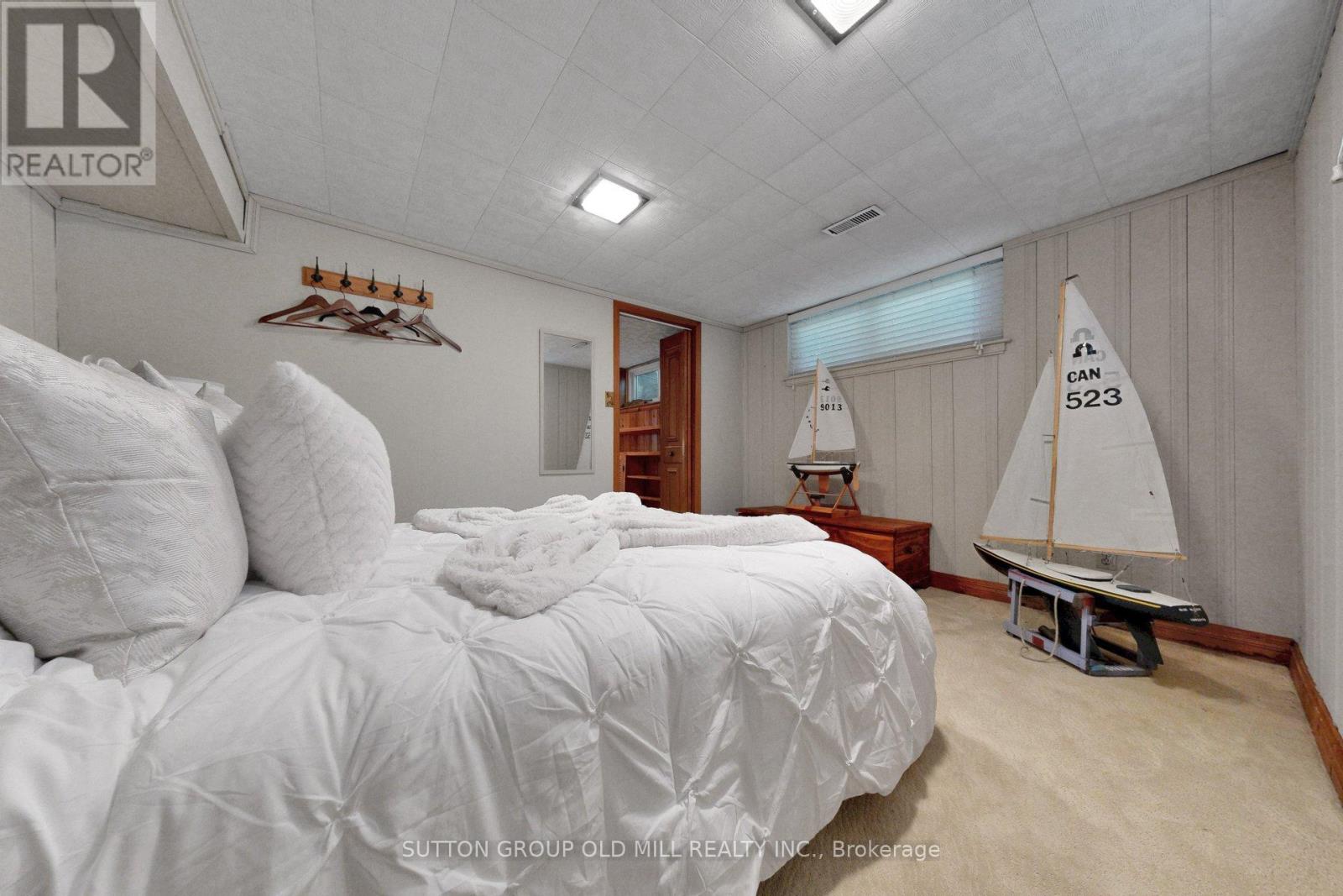 4 Ravenscrest Drive, Toronto, Ontario  M9B 5M7 - Photo 36 - W13779054