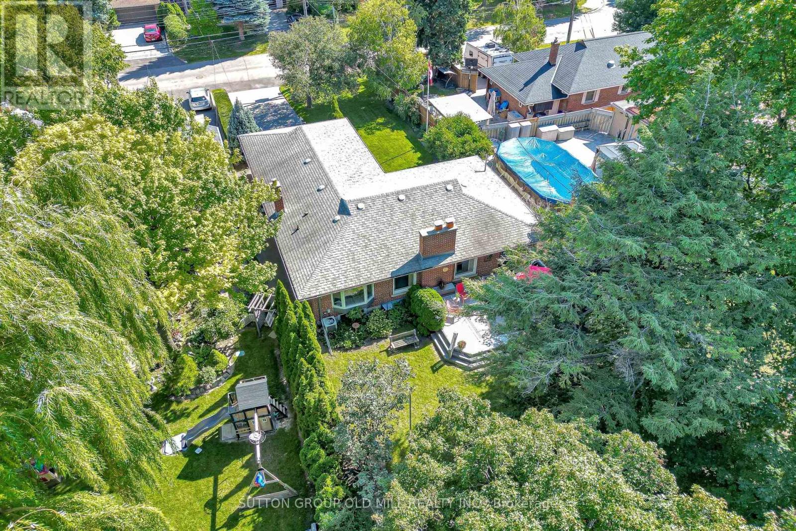 4 Ravenscrest Drive, Toronto, Ontario  M9B 5M7 - Photo 41 - W13779054
